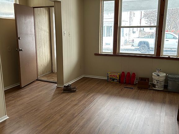 3rd image of 53 Waller St