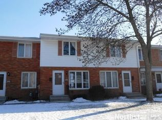 2014 Arkwright St N, Maplewood, MN 55117