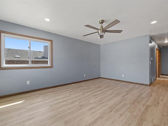 4th image of 1012 11th Ave
