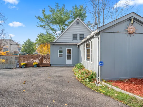 9 Cook Street, Manchester, CT 06040
