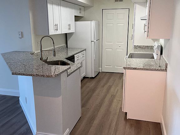 Kitchen pantry