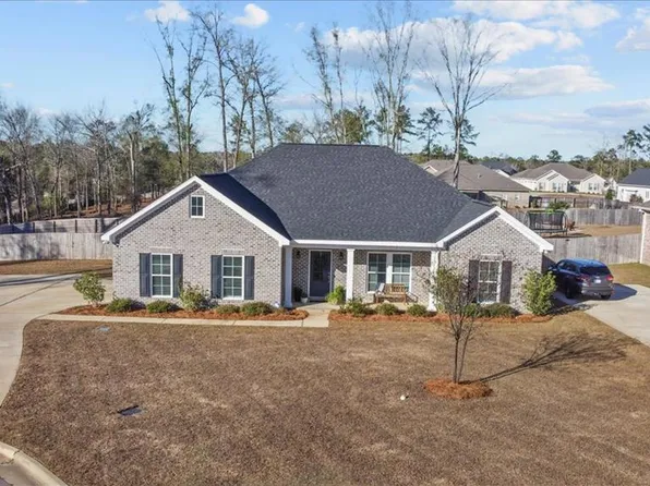 229 Daphne Dr, Dothan, AL 36305