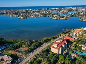 7037 Sunset Dr S, South Pasadena, FL