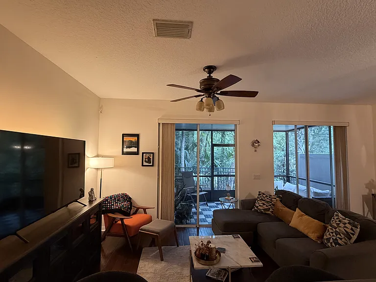 536 Pinebranch Cir — Photo 1