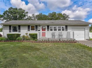 107 Orangewood Dr, Brick, NJ