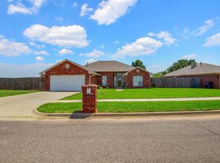 2300 Port Rush Dr, Moore, OK 73160