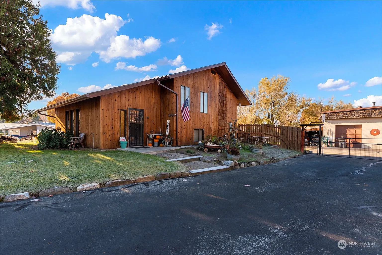 130 N James Avenue photo 1