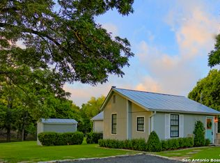 511 W San Antonio Ave, Boerne, TX 78006