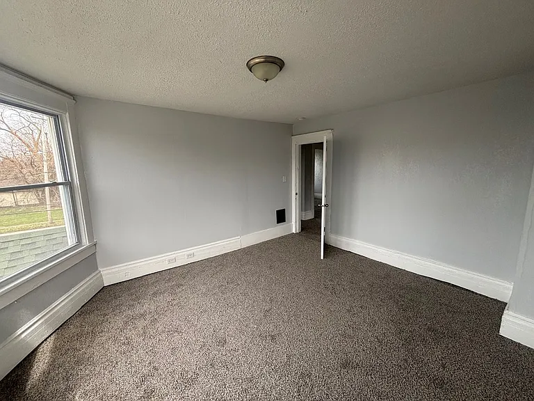 1345 Addison Rd — Photo 28