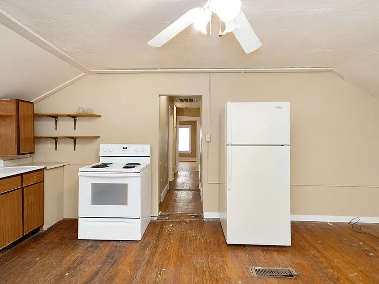 1215 Poyntz Ave — Photo 17