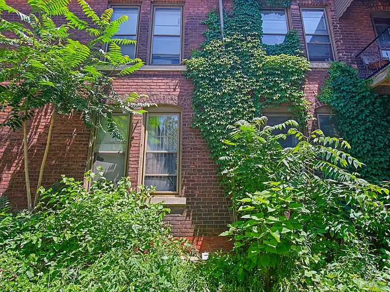1533 W Warren Ave — Photo 13