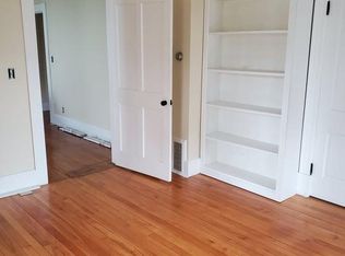 122 Oak St APT 1, Brattleboro, VT 05301