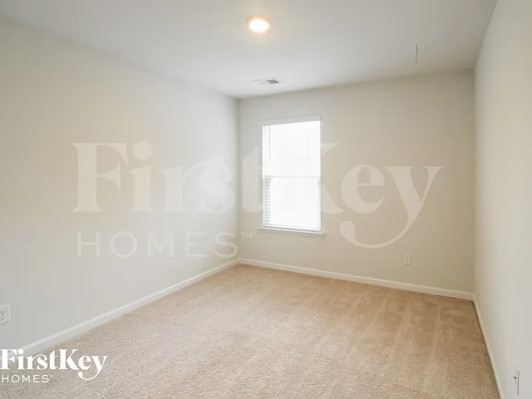 114 Whispering Wood Dr — Photo 10