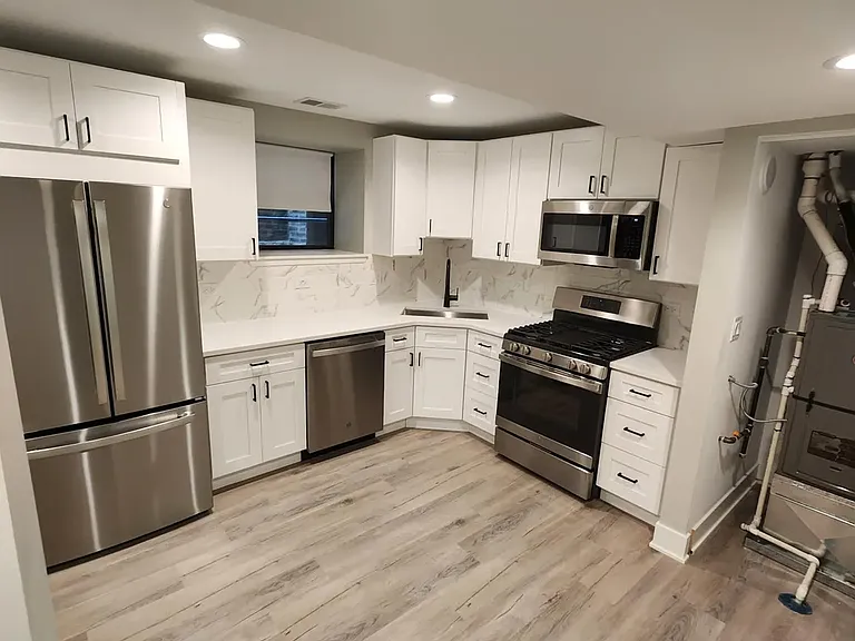 3611 N Greenview Ave #BASEMENT — Photo 6