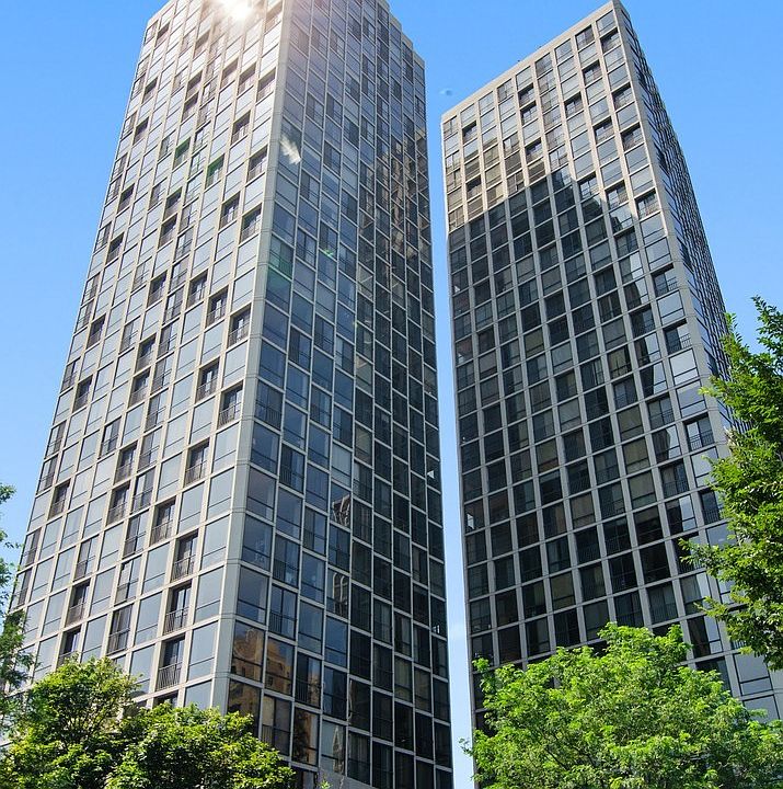 1st image of 345 W Fullerton Pkwy APT 2204
