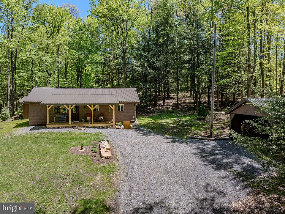 1st image of 450 Fern Dr