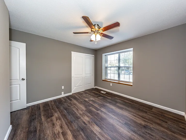 1113 S Walnut St — Photo 26