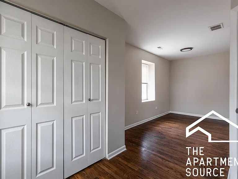 3524 W Grace St #1W — Photo 5