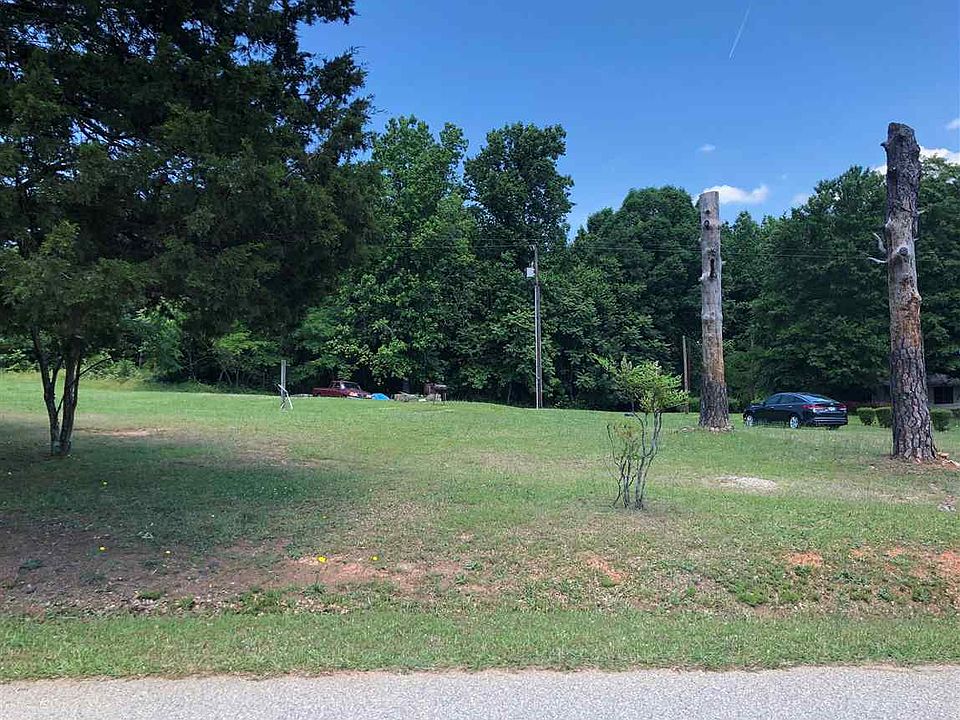 1st image of 210 Eastlake Dr
