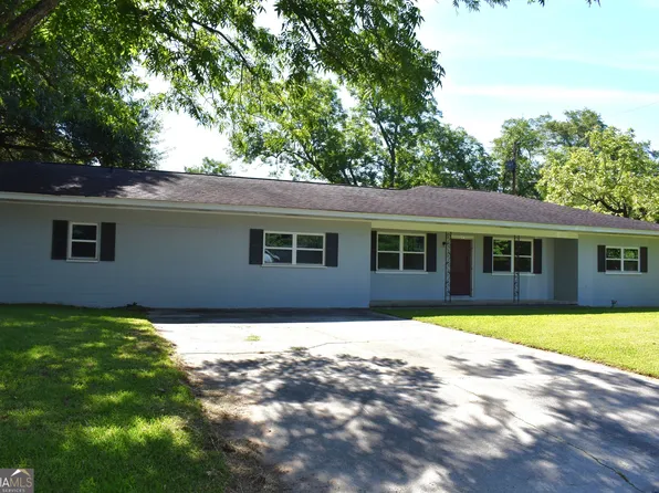 297 S Kennedy St, Metter, GA 30439