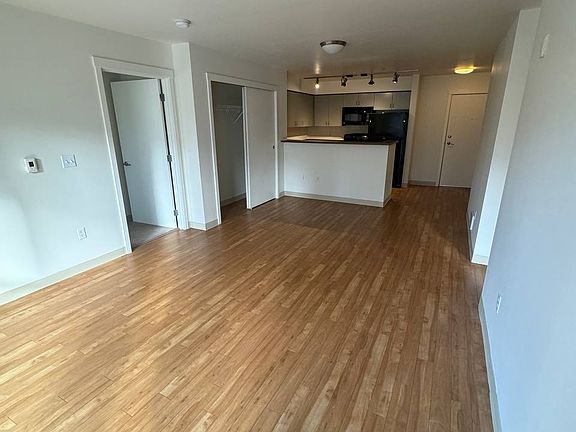 4th image of 108 Dexter Ave N #311