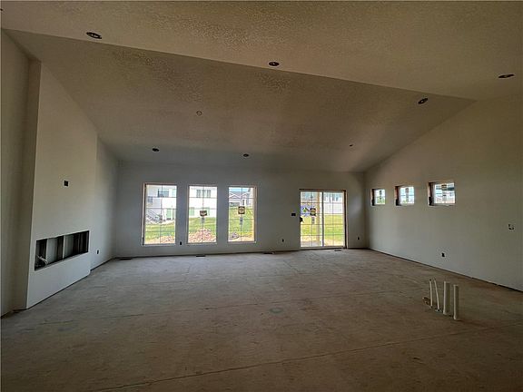 3rd image of 2590 Abbott Dr