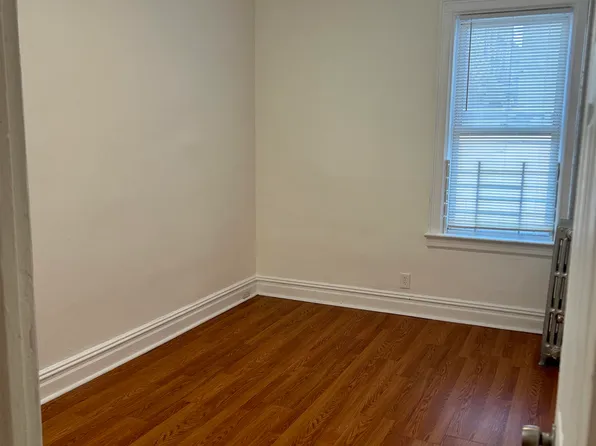 725 Garfield Avenue image 19 of 36