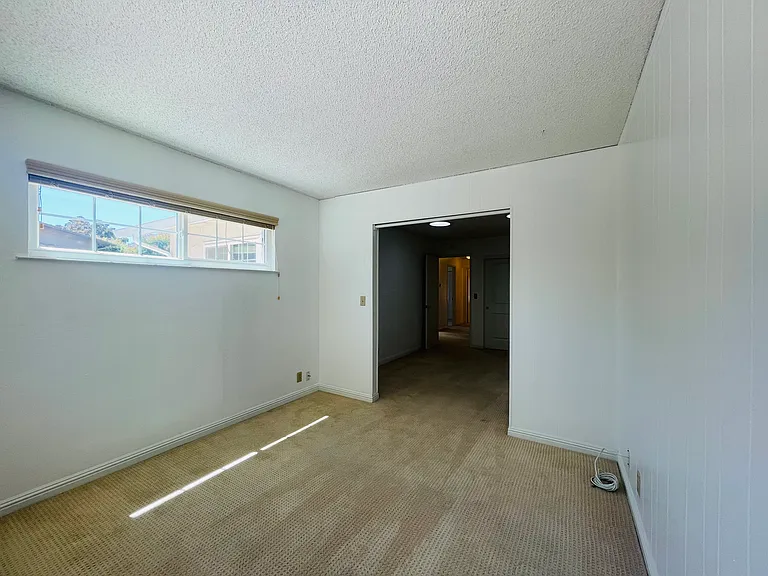 1150 Stafford Dr — Photo 35
