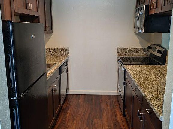 4th image of 1027 Southwood Dr APT B