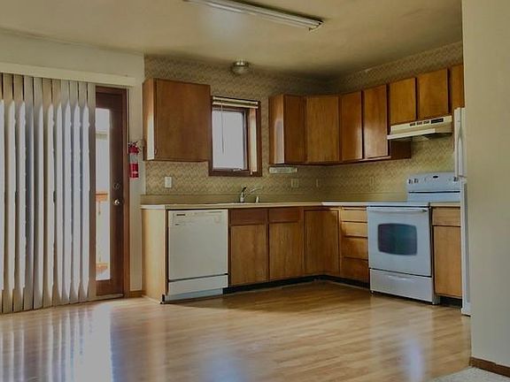 3rd image of 1424 25th Ave