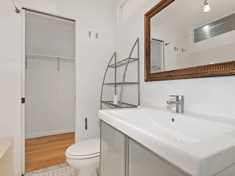 708 Irving St NE #202 — Photo 21