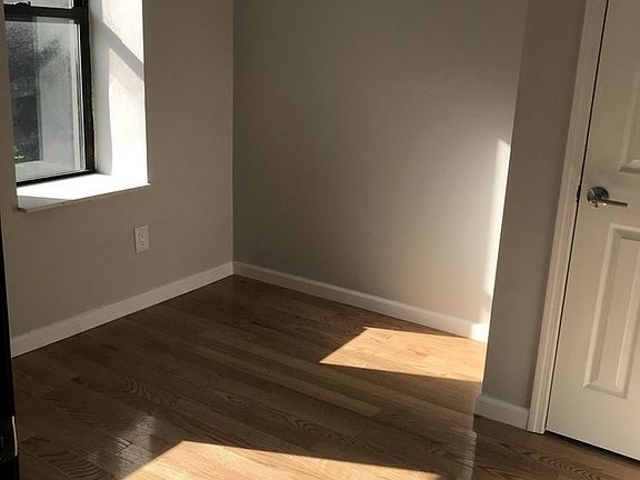 3rd image of 965 Amsterdam Ave APT 3b