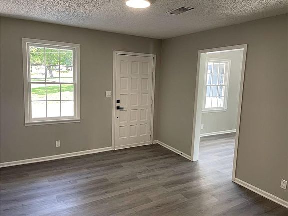 5th image of 15611 E Independence Ave
