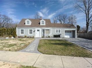 337 Jamaica Blvd, Carle Place, NY 11514