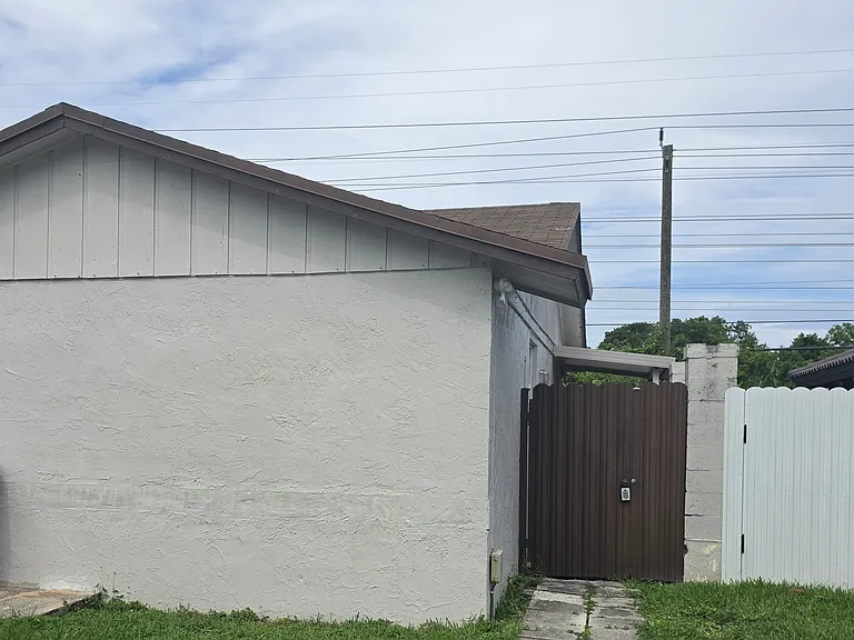 SW 136th Ct — Photo 1