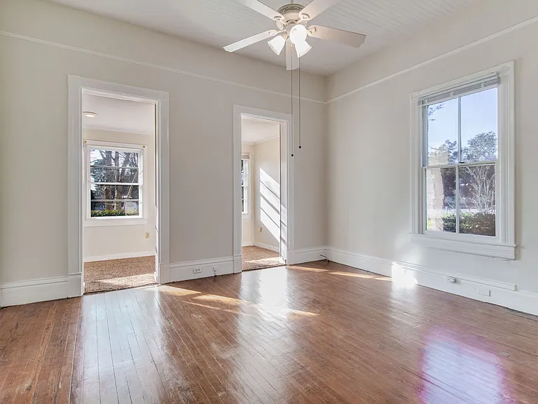 1224 E Strong St — Photo 10