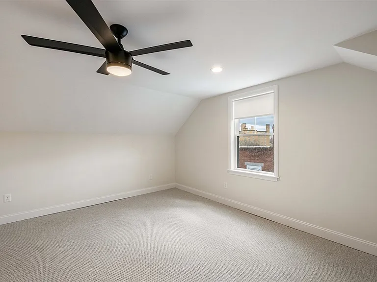 32 Union St #32 — Photo 35