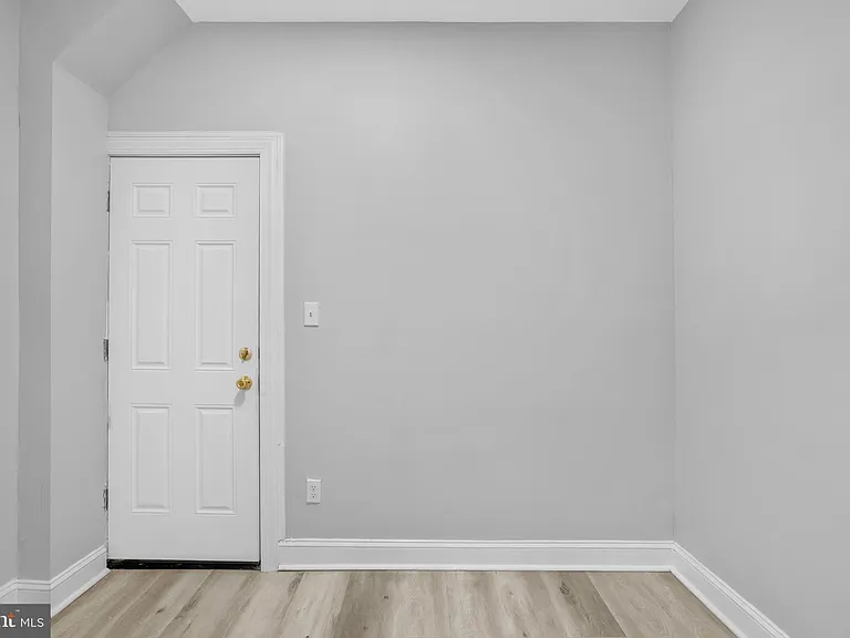 3231 N Hope St — Photo 9