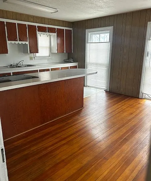 403 E 11th Ave — Photo 3