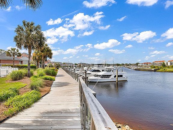 Waterfront Boardwalk >1 mile