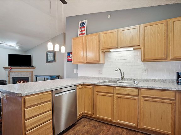 5th image of 560 Kansas Ave Unit 9