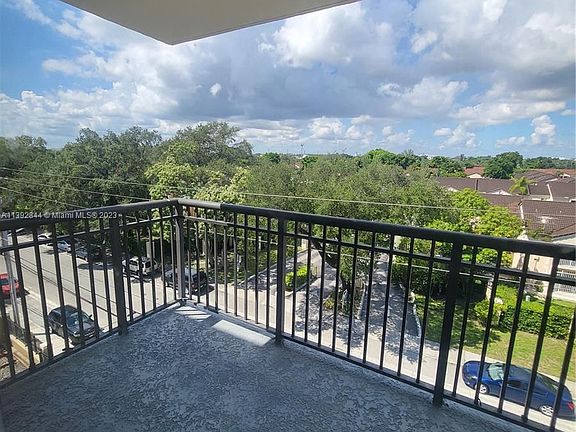 3rd image of 2647 NW 25th Ave APT 210