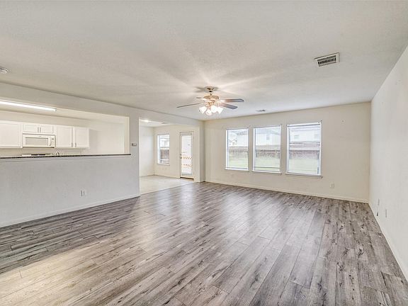 3rd image of 20718 Tayman Oaks Dr