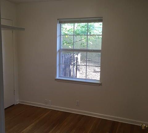 4th image of 948 Pebblebrook Dr