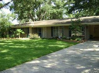 9335 S Riveroaks Dr, Baton Rouge, LA 70815