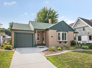 147 S 6th St, HILBERT, WI 54129