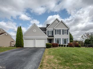 17 Oakview Dr, Newark, DE 19702