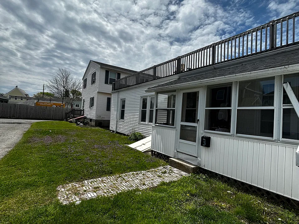 30 Middleton Ave #3