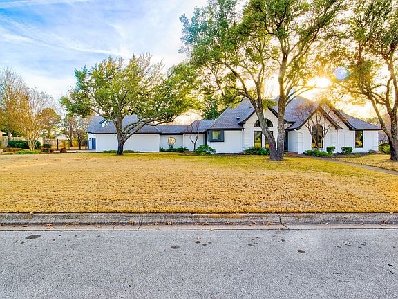 2nd image of 1005 Raven Bend Ct