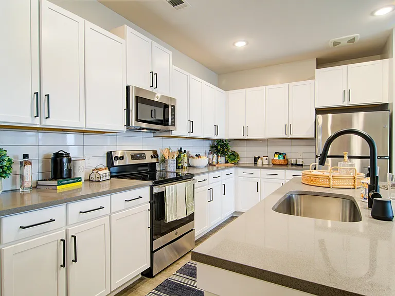 Granite & Quartz Countertops